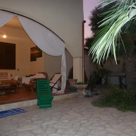 Rosi Villa San Leone