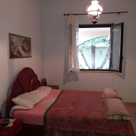 Rosi Villa San Leone